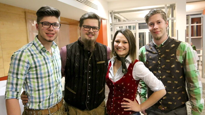 Tapfere Waidmänner, fesche Jägerinnen und schelmische Schürzenjäger sah man am Wochenende beim Krappfelder Jägerball.