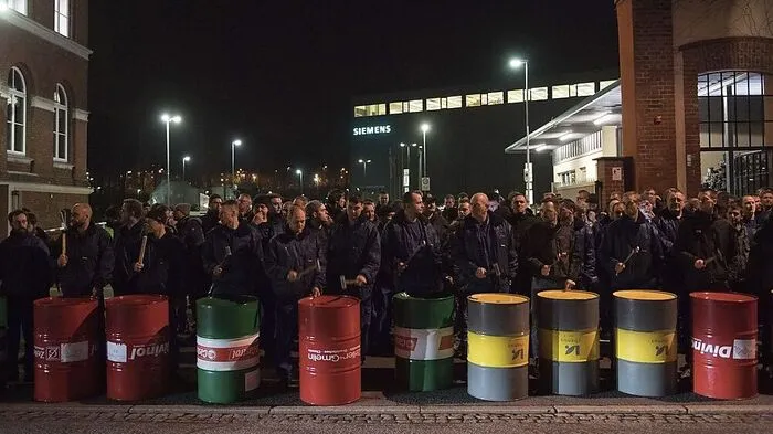 Eines der Werke, das geschlossen werden soll, ist Görlitz - noch am Donnerstag demonstrierten die Siemens-Mitarbeiter dagegen.