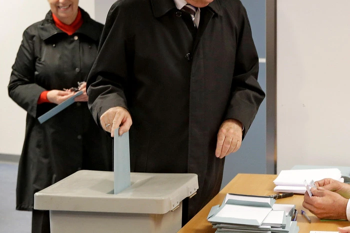 Er rechne angesichts der großen Anzahl von sechs zur Wahl stehenden Kandidaten mit einer hohen Wahlbeteiligung, sagte Fischer vor Journalisten.  