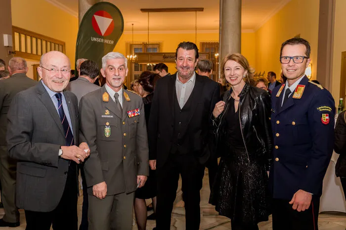 Militärkommandant Walter Gitschthaler begrüßte die Gäste, unter anderem Landeshauptmannstellvertreterin Gaby Schaunig