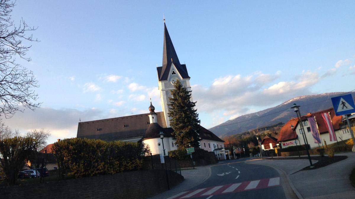 Ein Teil der Friedhofsmauer in St. Georgen wird erneuert