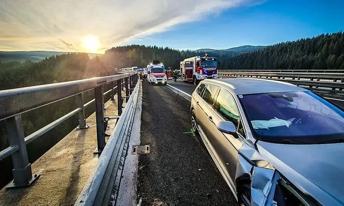 Eine Unfallserie legte die Südautobahn lahm