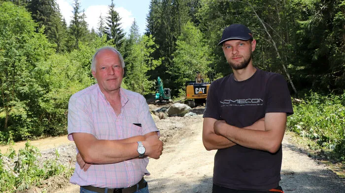 Schwierige Situation in Gnesau. Häuser sind teilweise noch von der Außenwelt abgeschnitten.