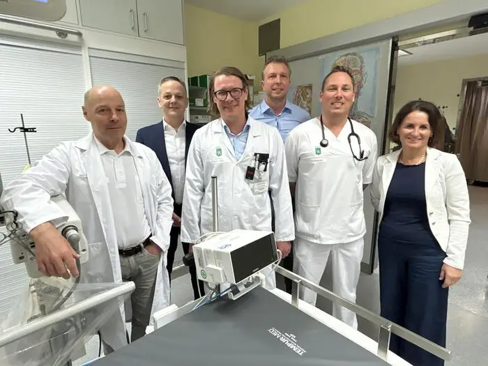 Schaflinger (links) im Kreise steirischer Top-Kardiologen: In der Obersteiermark hat er die Vernetzung mit der Klinik Graz und anderen Häusern vorangetrieben