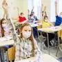 Schüler der Unterstufenklassen kehren in den Regelunterricht zurück, müssen aber Mund-Nasen-Schutz auch im Klassenraum tragen (Symbolfoto)