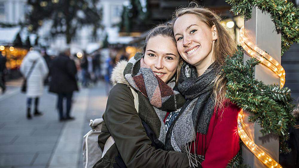 Viele Klagenfurter genießen bereits die weihnachtliche Stimmung am Christkindlmarkt Klagenfurt November 2019