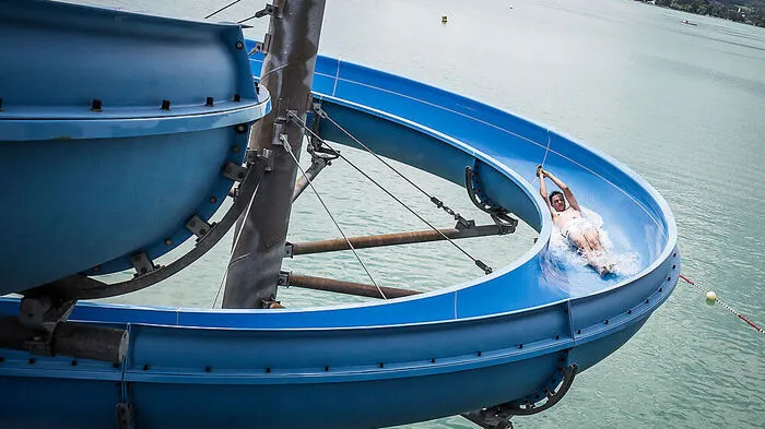 Der TÜV hat die Rutsche freigegeben.