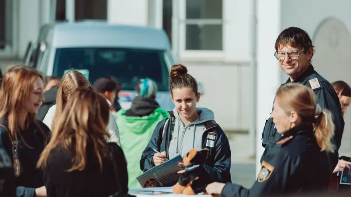 Der "Girls' Day" ist ein Aktionstag, bei dem junge Frauen für Berufe abseits weiblicher Rollenbilder begeistert werden sollen. Auch die steirische Polizei wirbt um Nachwuchs beiderlei Geschlechts.