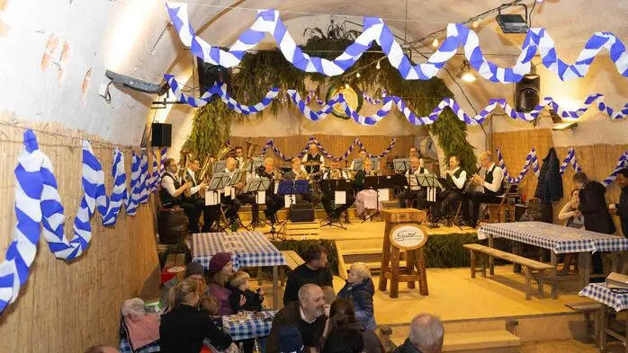 Die Musikkapelle Pöllau lud zum traditionellen Bockbieranstich.