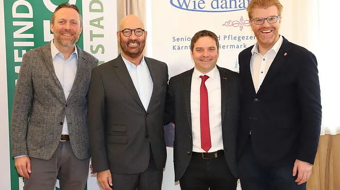 Rainer Weber und Otto Scheiflinger vom Pflegeheimbetreiber ´Wie daham´, Zeltwegs Bürgermeister Günter Reichhold und Harald Bergmann, Obmann des Sozialhilfeverbandes Murtal