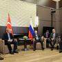 Knapp zwei Wochen nach dem Einmarsch türkischer Truppen in Syrien empfing der russische Präsident Wladimir Putin seinen Amtskollegen Recep Tayyip Erdogan zu Gesprächen