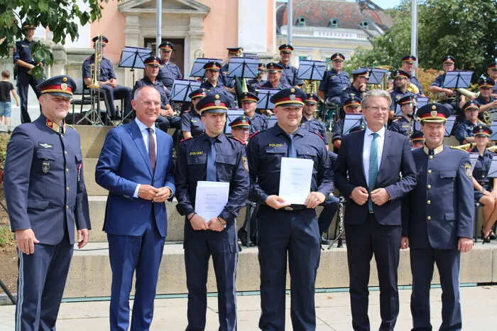 Der Grund: Nach der erfolgreichen Ausbildungsabsolvierung wurden 98 steirische Polizistinnen und Polizistinnen in den Dienst entlassen.