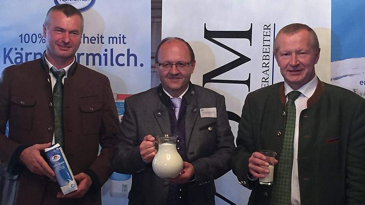 Kärntnermilch-Obmann Reinhard Scherzer, VÖM-Präsident Helmut Petschar, Johann Költringer (VÖM) im Schloss Porcia