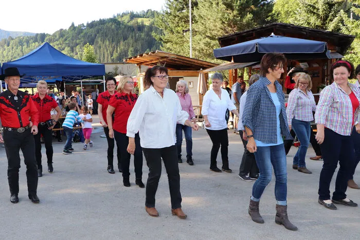 Die Line Dancers von Dieter "Blacky" Schwarz tanzten auf!