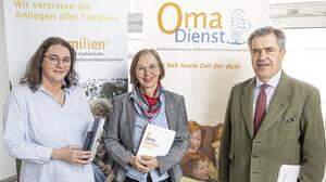 KFV Kärnten-Geschäftsführerin Ulrike Reinöhl, ihre Vorgängerin Gudrun Kattnig sowie der Vorsitzende Andreas Henckel von Donnersmarck (von links)