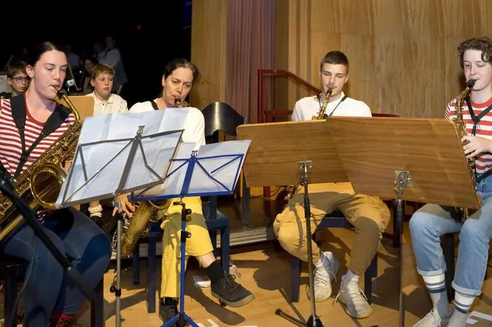 Nach der einleitenden Eröffnungsfanfare, gespielt vom Bläserquartett, ging es Schlag auf Schlag.