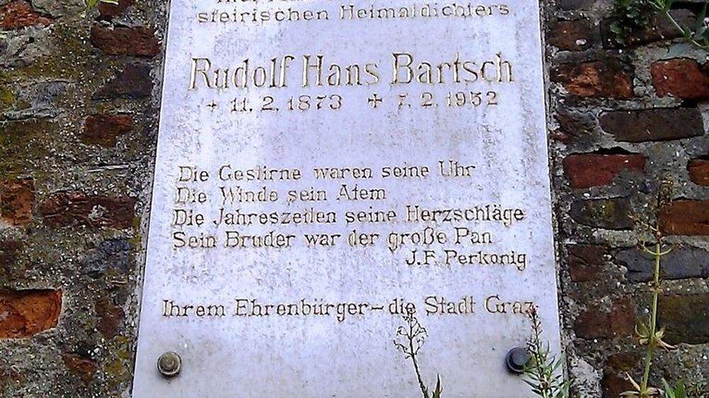 Das Ehrengrab des Dichters am Schloßberg