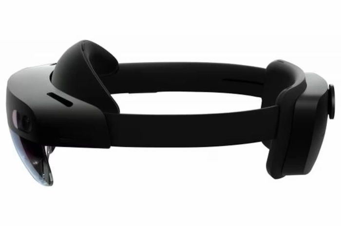 Microsoft galt mit der HoloLens als Taktgeber und Protegé des Begriffs „Mixed Reality“, also jener Technologie, die den Wechsel zwischen AR und VR ermöglicht. Zuletzt ließ der Konzern die kommerzielle Entwicklung schleifen und fokussierte auf den militärischen Bereich. Die HoloLens 2 beginnt preislich bei rund 4000 Euro.