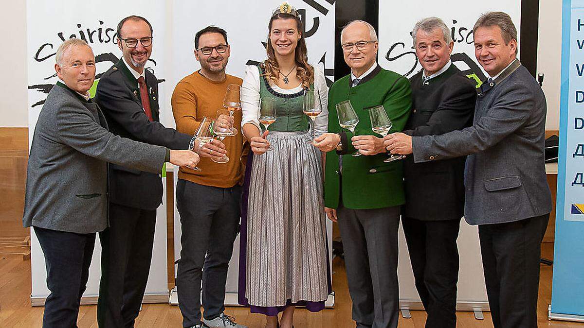 Christian Purrer (Energie Steiermark), Michael Gradischnig (Steiermärkische Sparkasse), Stefan Potzinger (Wein Steiermark), Weinhoheit Katrin Dokter, Landesrat Johann Seitinger, Werner Luttenberger (Wein Steiermark), Franz Titschenbacher (Landwirtschaftskammer)