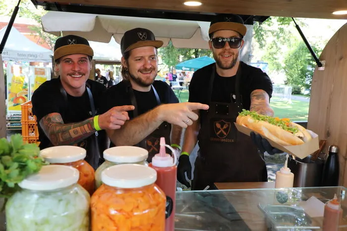 In bewährter Form sorgten heimische Direktvermarkter, Trofaiacher Gastronomen und Foodtrucks für kulinarische Abwechslung. Eine Shoppingmeile unter freiem Himmel wartete auf die zahlreichen Besucher, ebenso wie Infostände der Einsatzorganisationen.