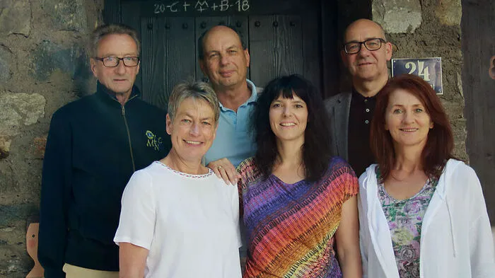 Elisabeth Tropper-Kranz (vitamin R), Sandra Schneeweiß (Sekretärin) und Antonija Schnegg (vitamin R) vorne von links. Dahinter: Sepp Brugger (2. Vizepräsident), Nikolaus Hertnagel (Präsident) und Jürgen Wildpaner (Schatzmeister) 