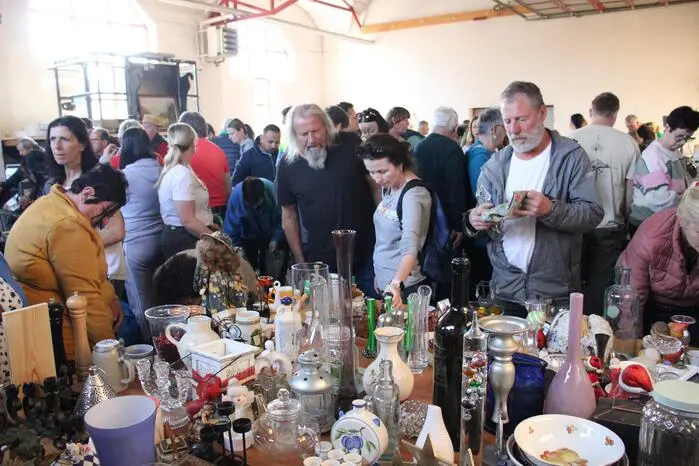 Die Einnahmen des zweitägigen Fetzenmarktes werden wie in den letzten Jahren für soziale Projekte in Stallhofen verwendet.