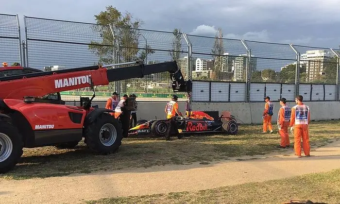 Ricciardo flog in die Mauer