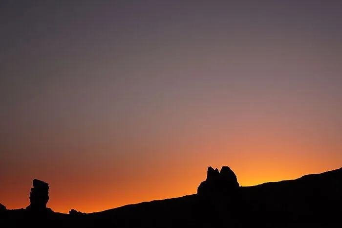 Spektakulärer Sonnenuntergang im Teide-Nationalpark.