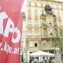 Blick auf eine KPÖ-Fahne, aufgenommen am Sonntag, 09. Juni 2024 anl. einer Wahlparty im Rahmen der EU-Wahl in Wien.