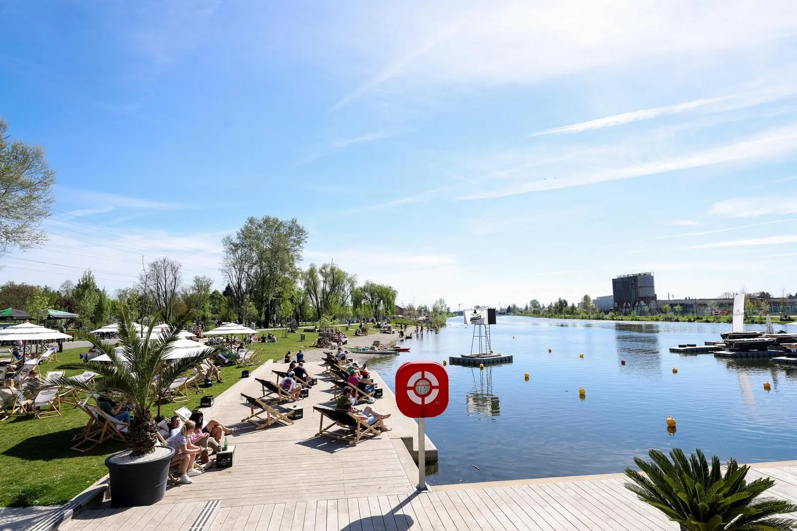 Grazer Stadtleben an der Mur, Stadtstrand, Sport, Freizeit, Graz am 06.06.2024