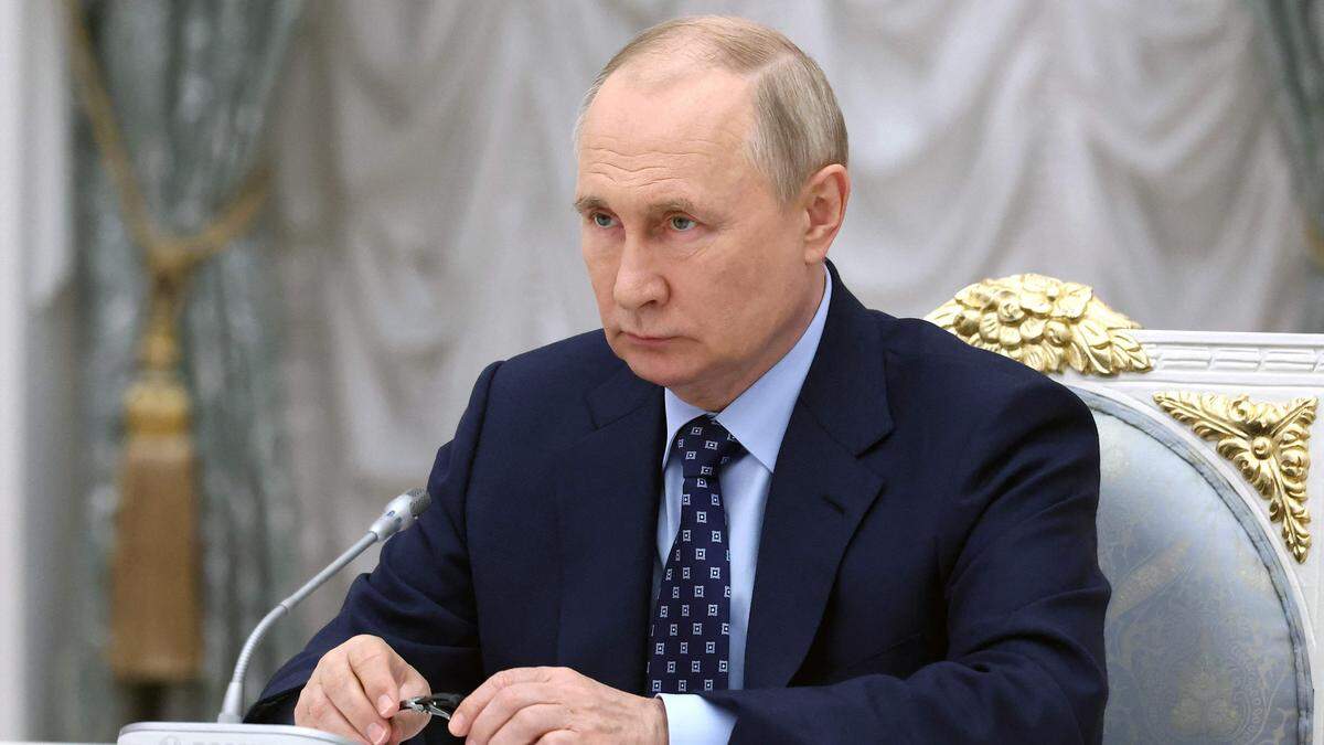 Putin will die neuen Lehrbücher bereits im September einsetzen