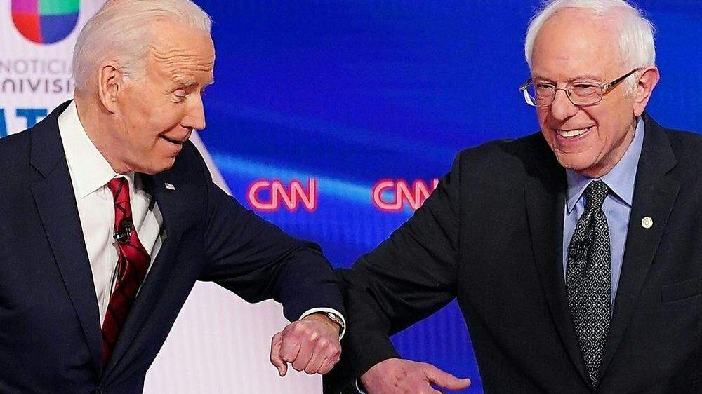 Bernie Sanders (rechts) sicherte Joe Biden seine Unterstützung zu