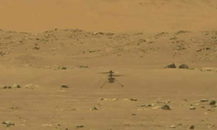 Mini-Hubschrauver "Ingenuity", wie ihn der Mars-Rover beim Erstflug 