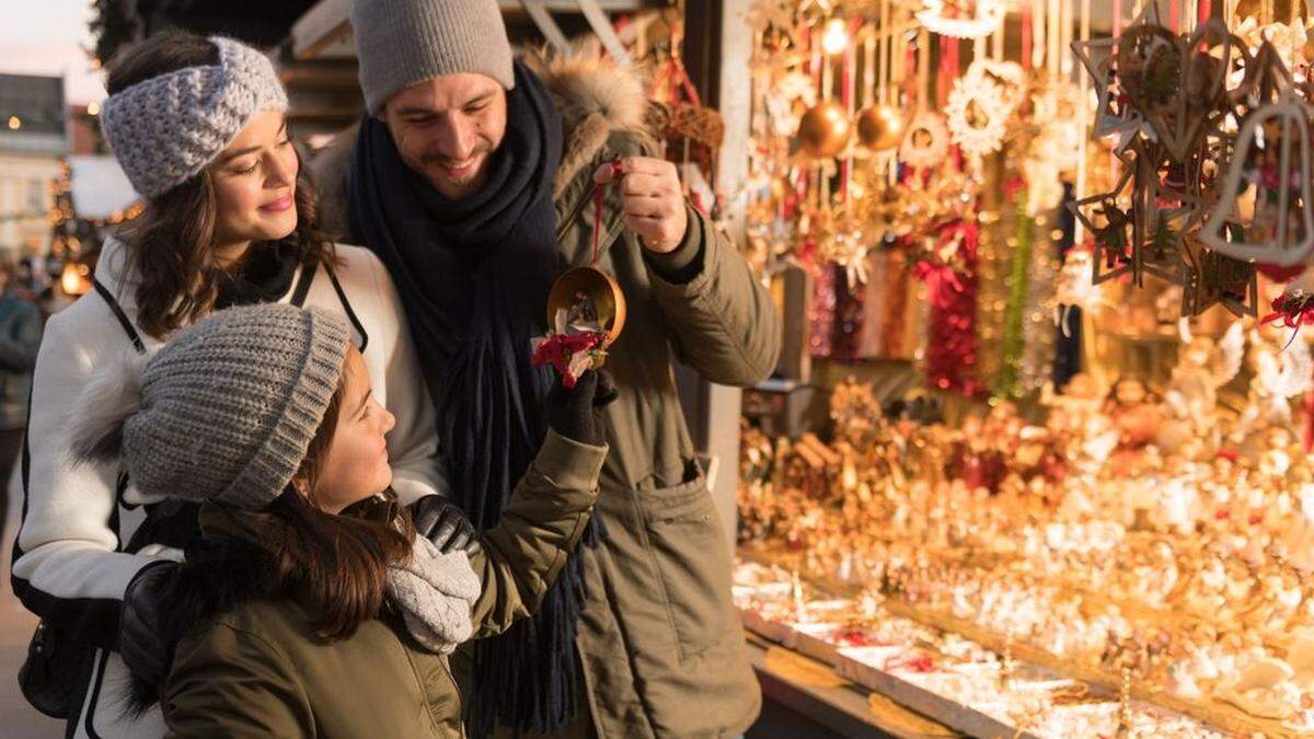 Wie das weihnachtet! Am Christkindlmarkt kommen wir erst richtig in Weihnachtsstimmung.