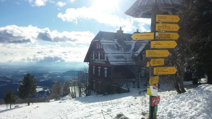 Zahlreiche Wege führen zum Stubenberghaus - und auch wieder von dort weg.