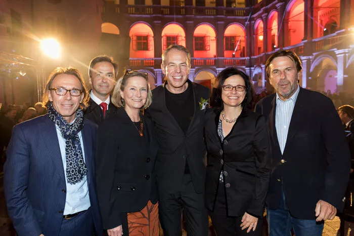 Im Foto: der deutsche Vermögensforscher und Zukunftspsychologe Thomas Druyen (er war eigens für einen Kurzvortrag eingeflogen worden), Bürgermeister Siegfried Nagl, Landtagspräsidentin Bettina Vollath, Geba-Gründer und -Eigentümer Harald Geba, Landtagsabgeordnete Sandra Holasek, Ex-Landeshauptmann Franz Voves