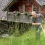 Hans Willingshofer von den Stoakoglern wird auch in der Pension nicht langweilig, Arbeit gibt es am Hof genug