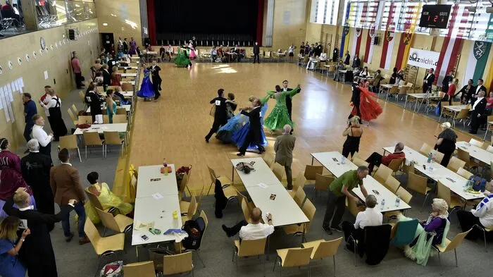 200 Tanzpaare aus ganz Österreich tanzten in der Kultur- und Sporthalle Seiersberg bei der Österreichischen Meisterschaft um den Meistertitel in der Altersklsse 1 bis 3.