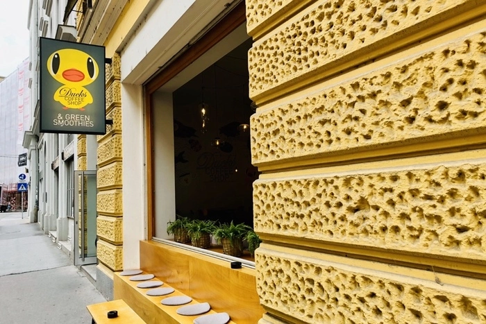 Klein aber fein ist die Eiskaffee-Variante im Café Ducks...