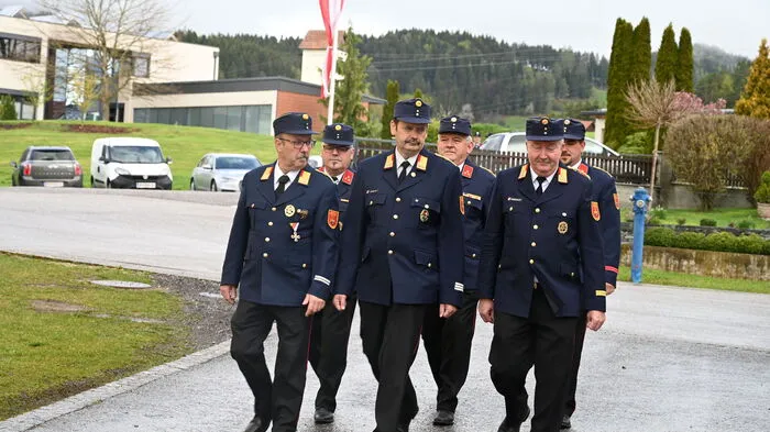 Am Sonntag fand in Schönweg die Segnung und die Übergabe eines neuen Kleinlöschfahrzeuges (KLFA) statt.