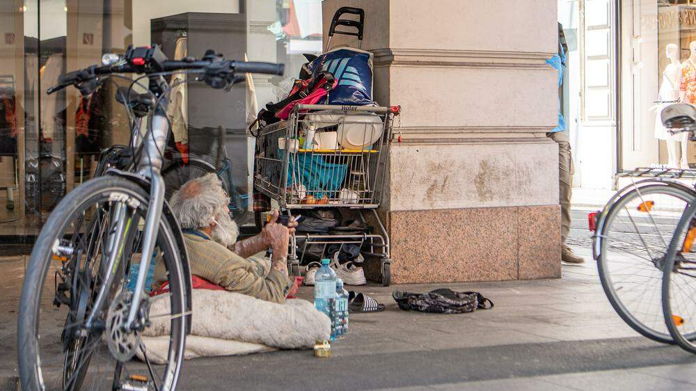 Sorgen, aber auch Diskussionen um den Obdachlosen am Hauptplatz 