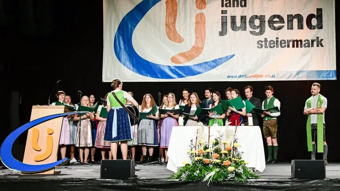 In der Stadtwerke-Hartberghalle feierten rund 2000 Mitglieder aus 15 Landjugend-Bezirken den 73. Tag der Landjugend.