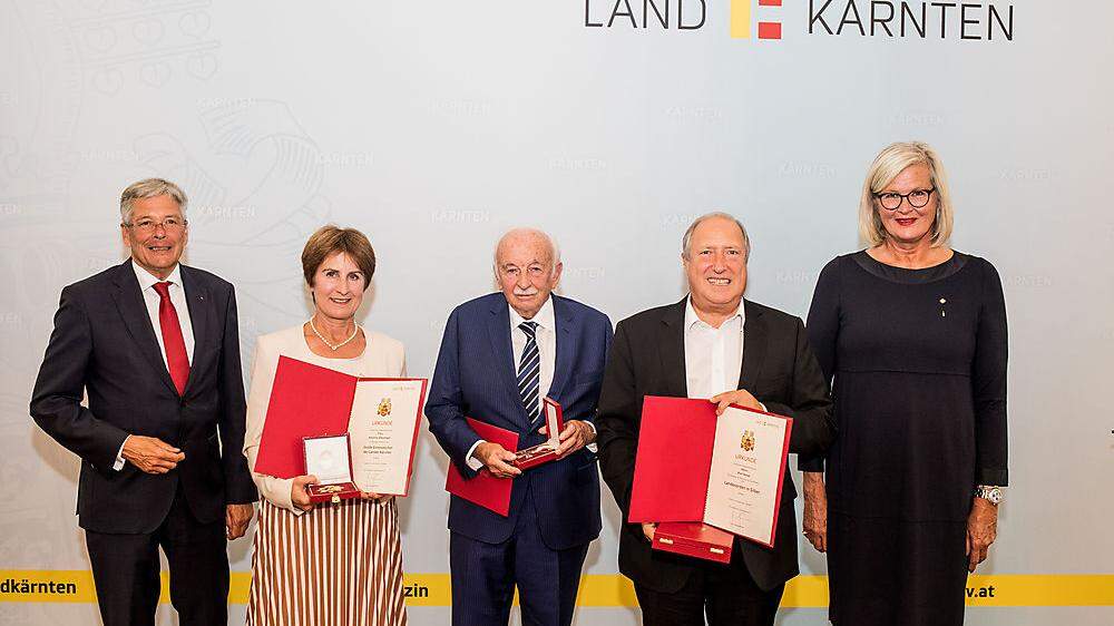Verleihung von Landesauzeichnungen an ua Rolf Holub, Antonia Gössinger, Ursula Plassnik, Horst Hermann Bergerdurch LH Dr. Peter Kaiser und LR Martin Gruber