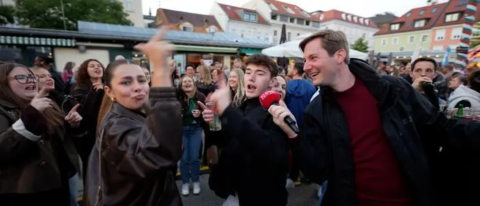 Partystimmung am Benediktinermarkt