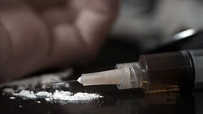 Sandra K. begann im Alter von 17 Jahren, sich Heroin zu spritzen (Sujetfoto)