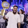Sam Eisinger erhält als Gewinner der Show 100.000 Euro und einen Plattenvertrag