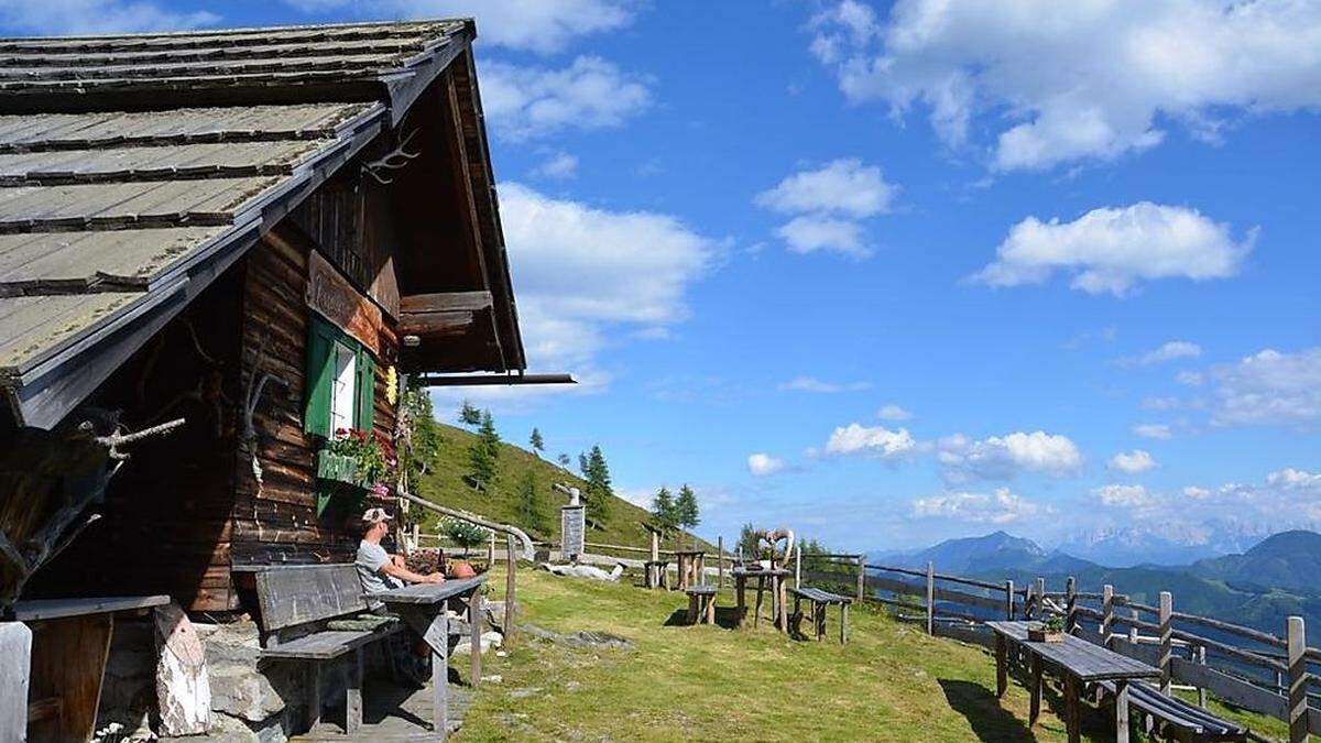 Die Kapeller Alm (Gemeinde Stockenboi) lädt mit fast unendlicher Fernsicht zum Genießen ein