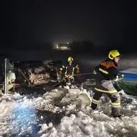 Mit der Seilwinde wurde der Traktor wieder aufgerichtet