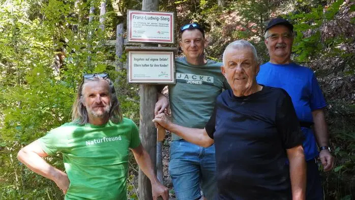 Bei der Wiedereröffnfung (v.l.n. r.): Christian Heuegger-Zirm (Naturfreunde Weiz), Rene Stix (Naturfreunde Steiermark) mit Ewald Lackner und Franz Schlögl von der Berg- und Naturwacht