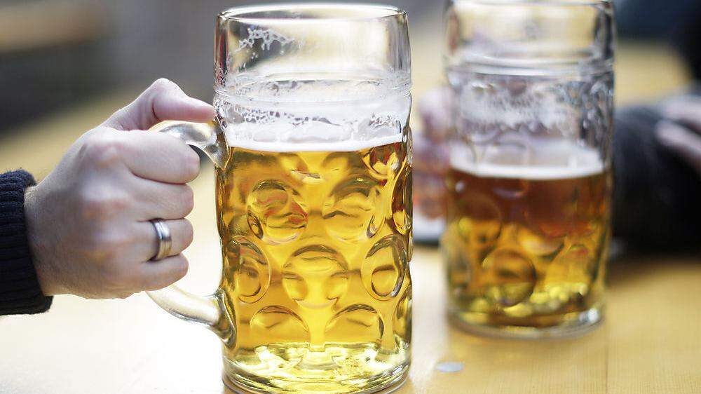 Der Osttiroler soll Bier und andere Alkoholika im Gesamtwert von 3,6 Millionen Euro nach Italien geliefert haben 
